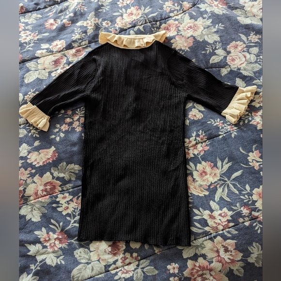 💎 Sandro Paris Women's 3/4 sleeve knit top with pearle style buttons - Picture 3 of 11